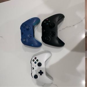 3 Xbox controllers I have a another 3 with a series s for sale message me